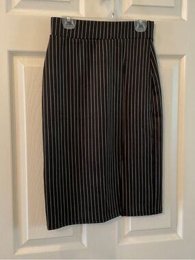 Mia Rose Womens Below Knee Black/White Size Small Stripe Skirt